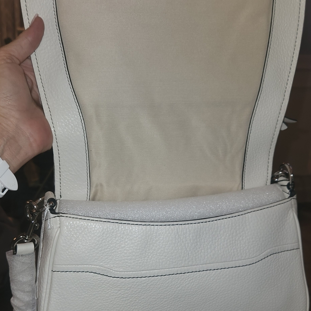 Marc Jocobs Empire city leather messenger bag. - Picture 4 of 8